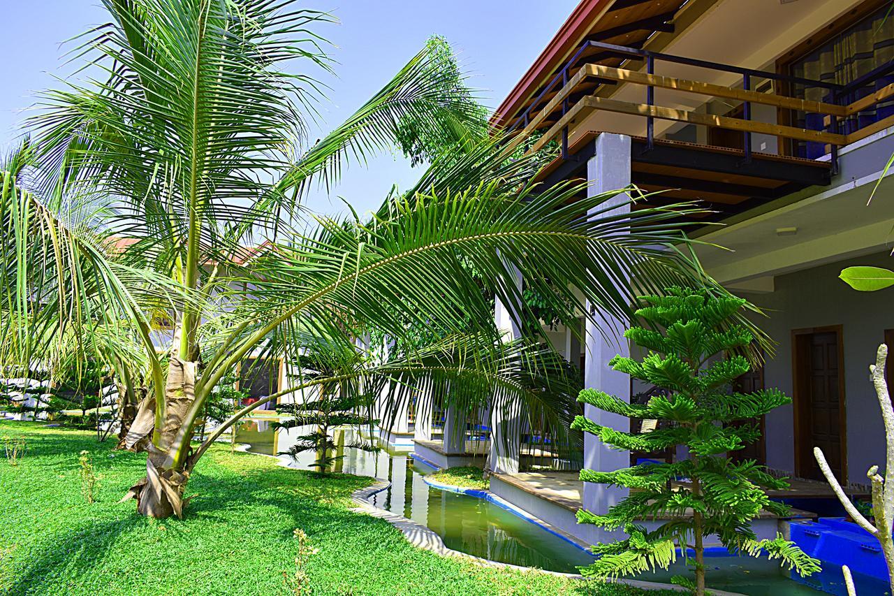 Hotel Green Garden ตรินโคมาลี ภายนอก รูปภาพ